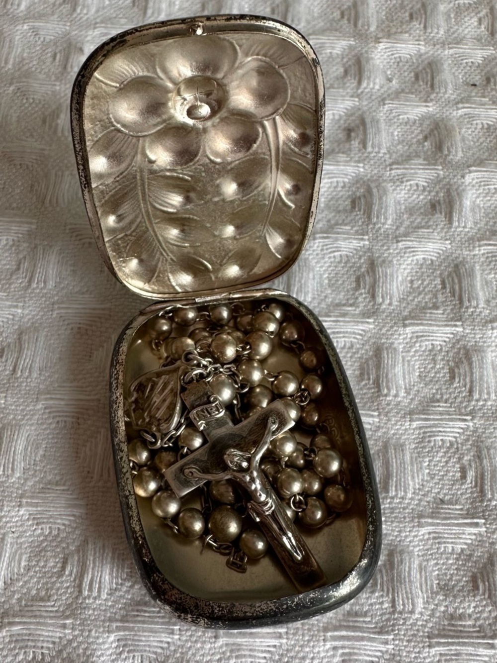 Sterling Silver 1930s Rosary Beads in matching Sterling Silver Floral Box 30gm